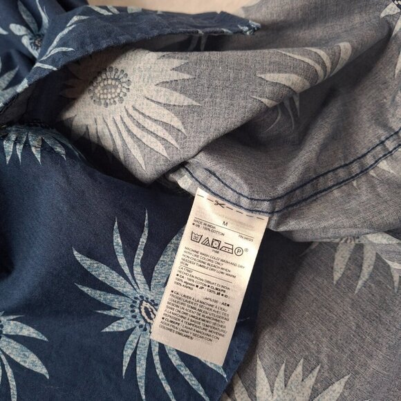 Old Navy Mens Floral Hawaiian Shirt Sz M Button Down Slim Fit Cotton Tropical - Picture 10 of 16